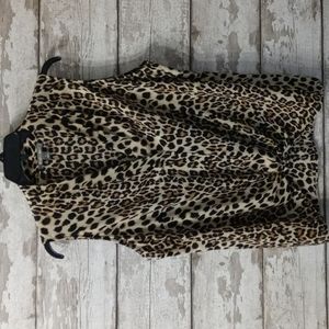 Roz & Ali Large Leopard Sleeveless Blouse Twist Bottom Front